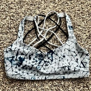 LuLuLemon Free to Be Sports Bra size 4, light blue geometric pattern